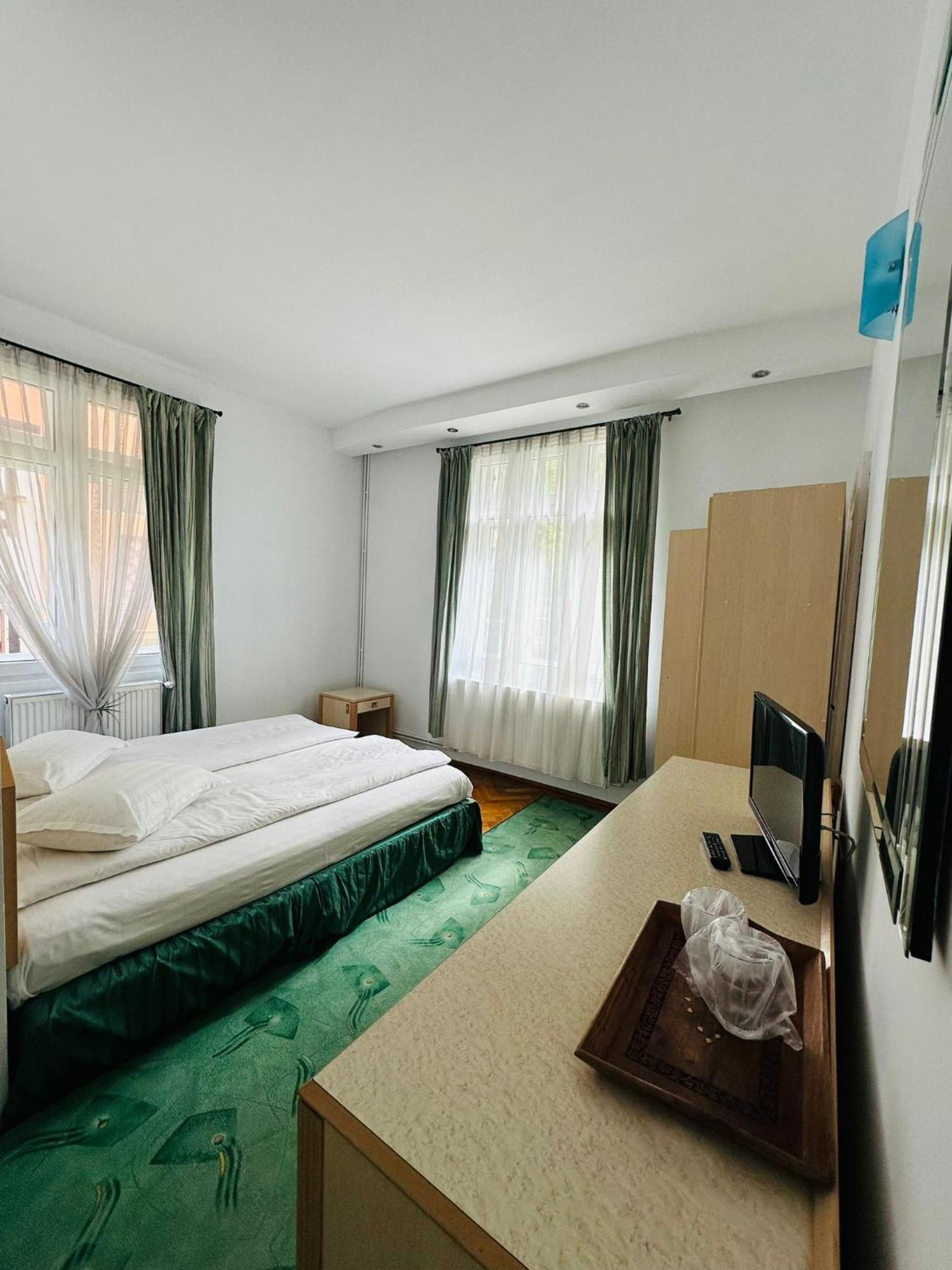 Rapsodia Sinaia Bed & Breakfast Ngoại thất bức ảnh