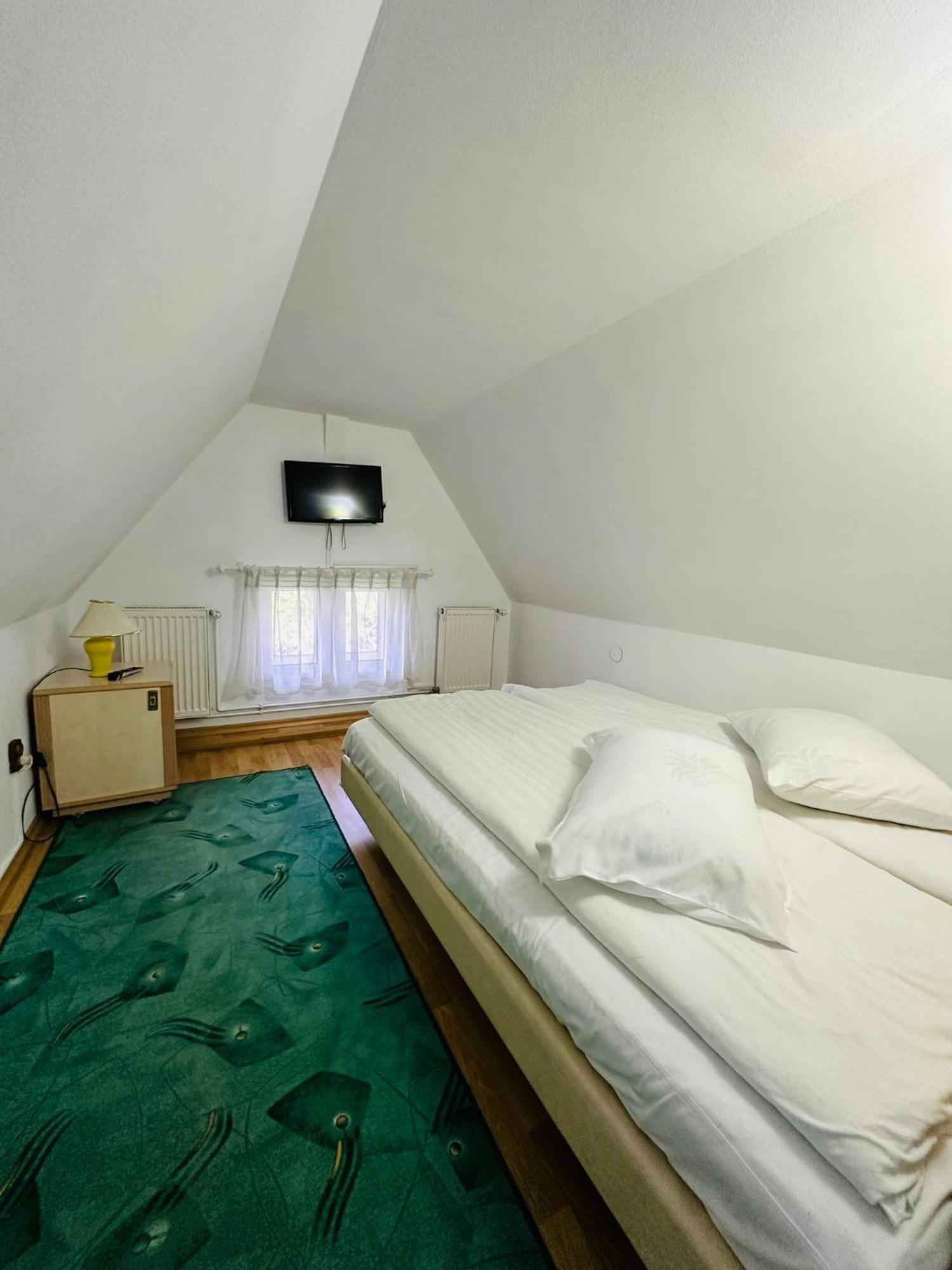 Rapsodia Sinaia Bed & Breakfast Ngoại thất bức ảnh