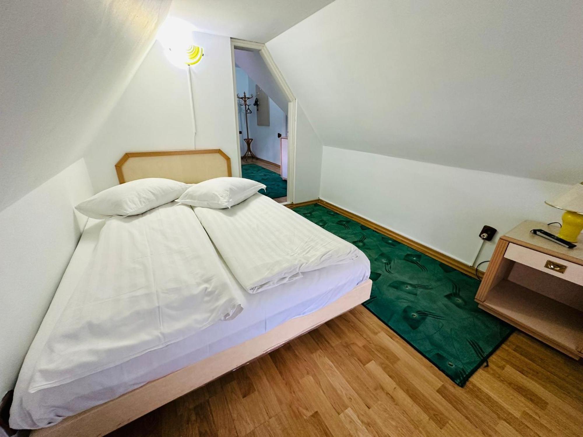 Rapsodia Sinaia Bed & Breakfast Ngoại thất bức ảnh