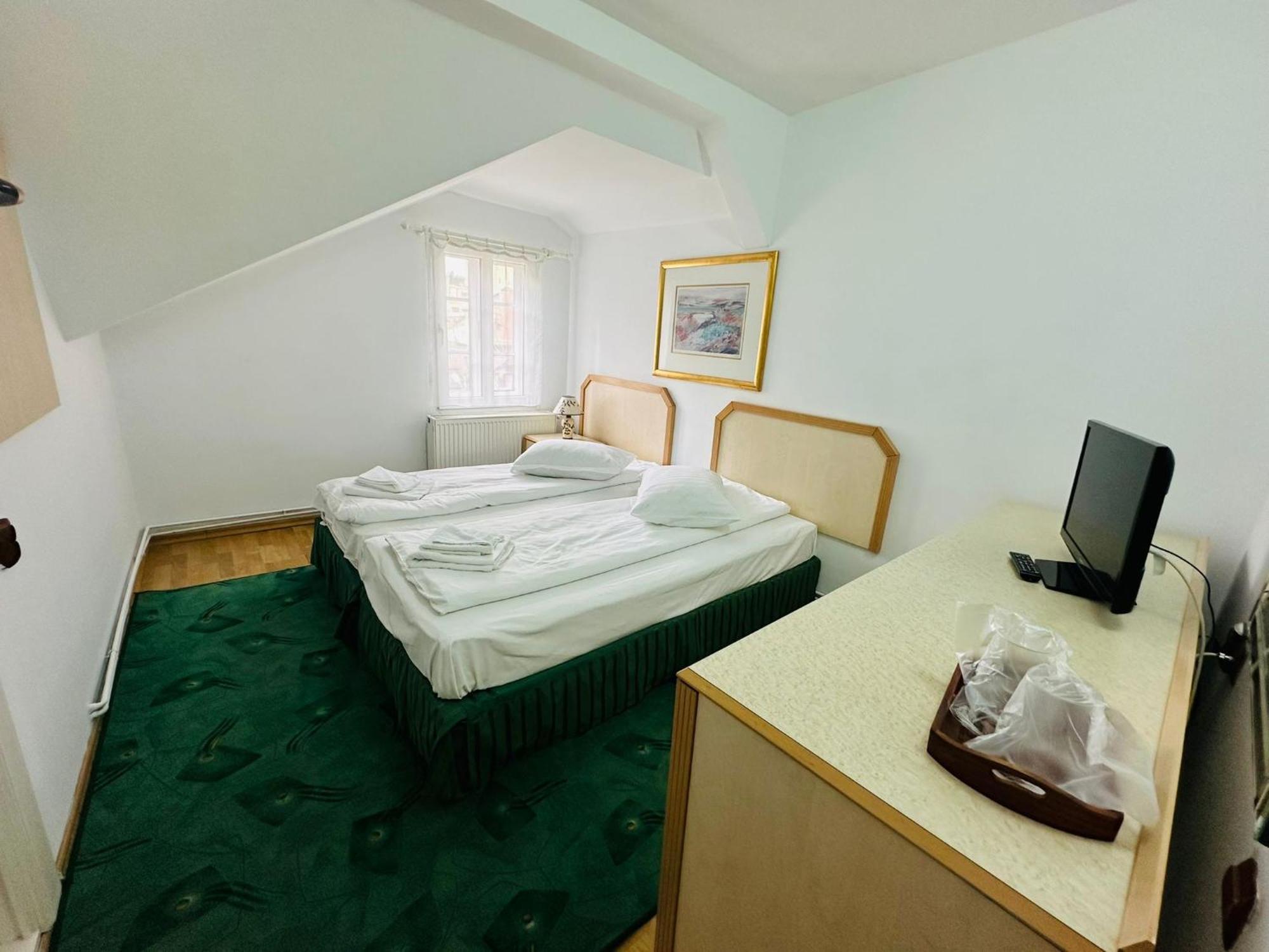 Rapsodia Sinaia Bed & Breakfast Ngoại thất bức ảnh