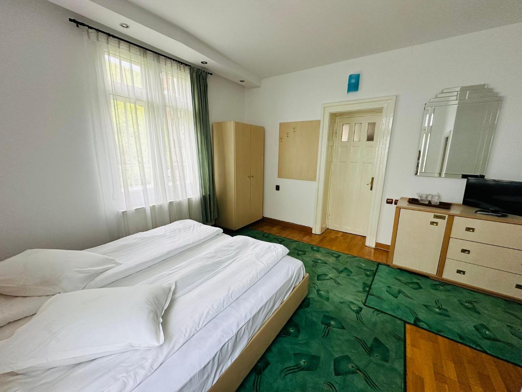 Rapsodia Sinaia Bed & Breakfast Ngoại thất bức ảnh