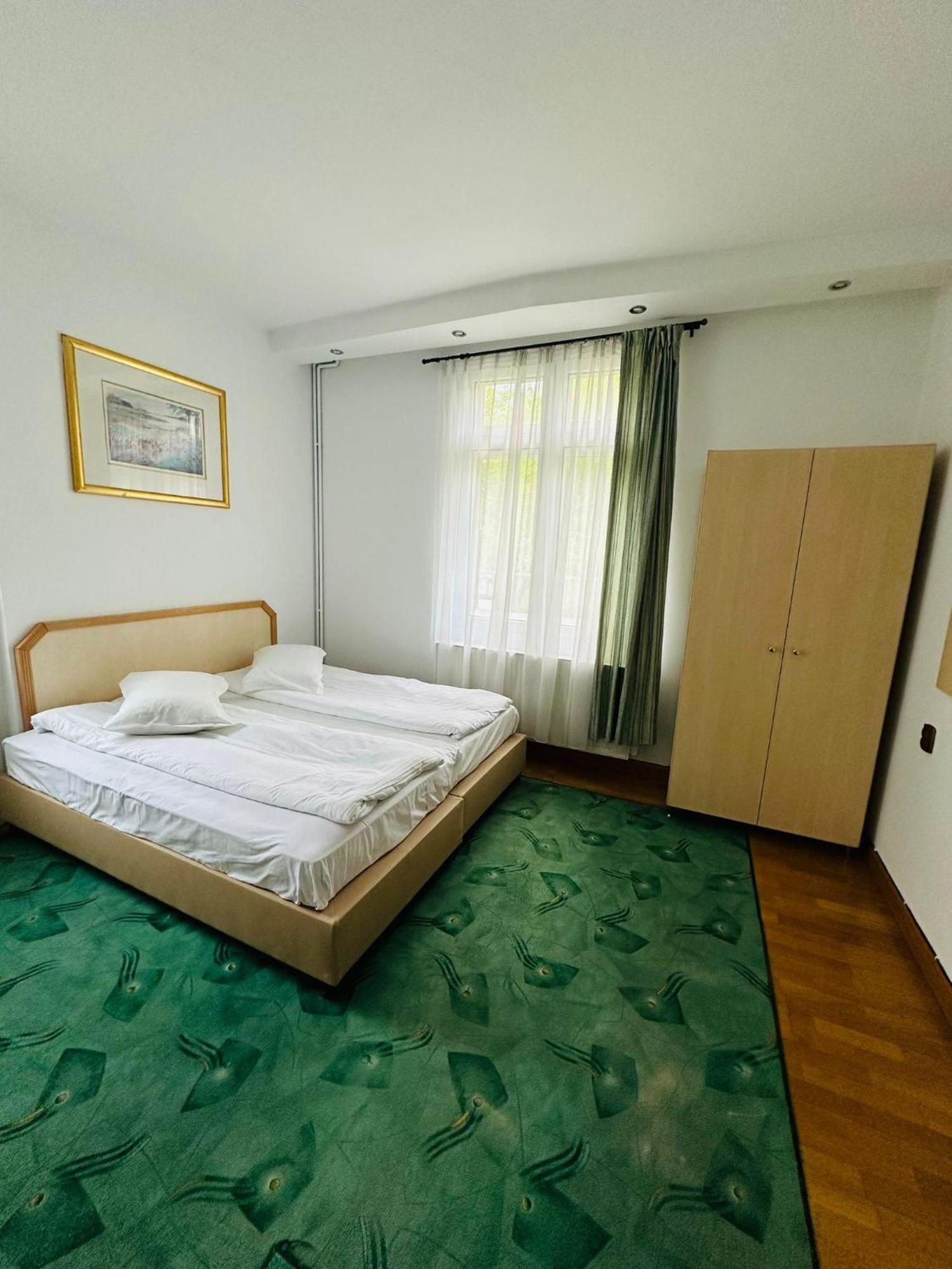 Rapsodia Sinaia Bed & Breakfast Ngoại thất bức ảnh