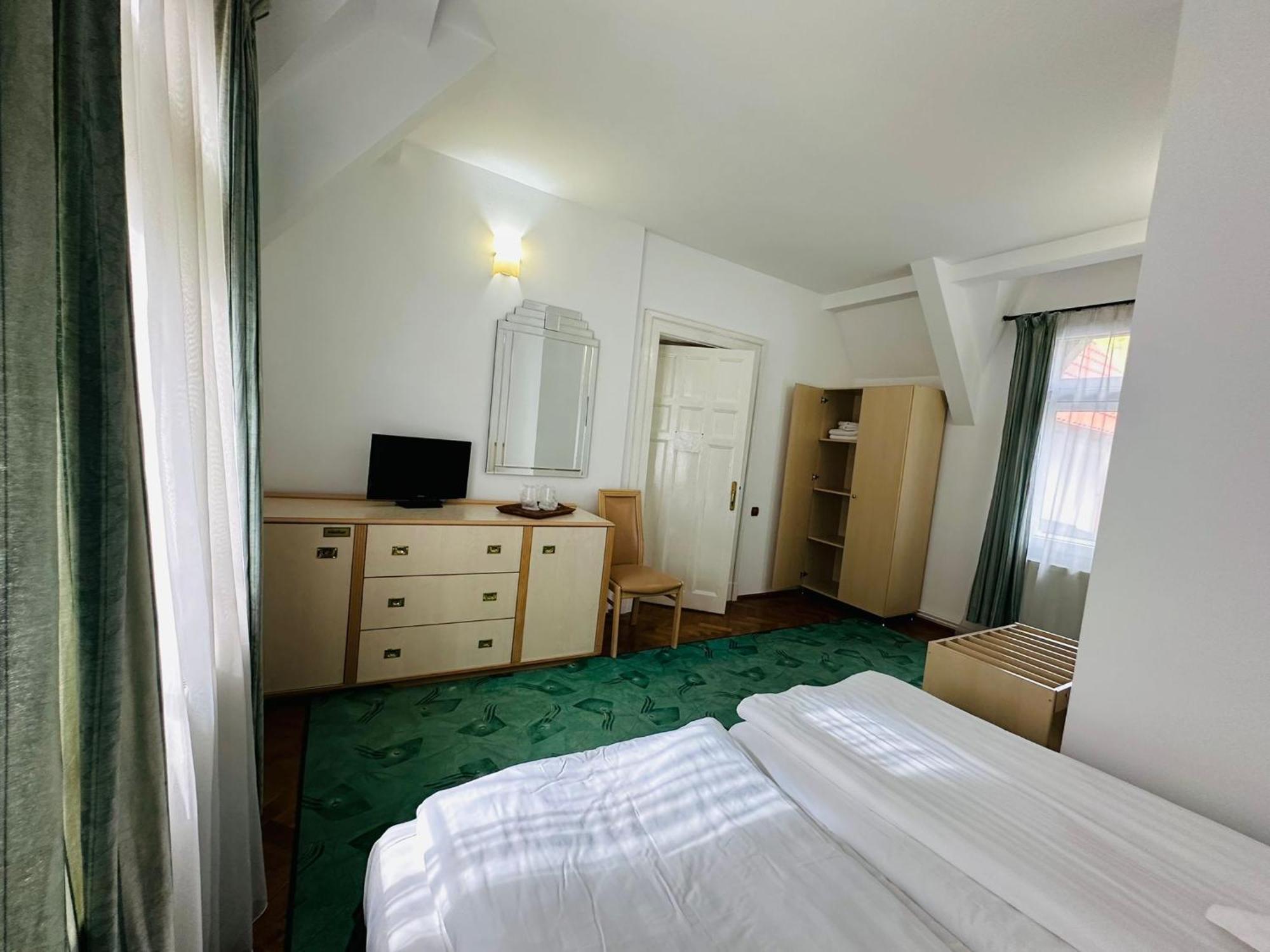 Rapsodia Sinaia Bed & Breakfast Ngoại thất bức ảnh