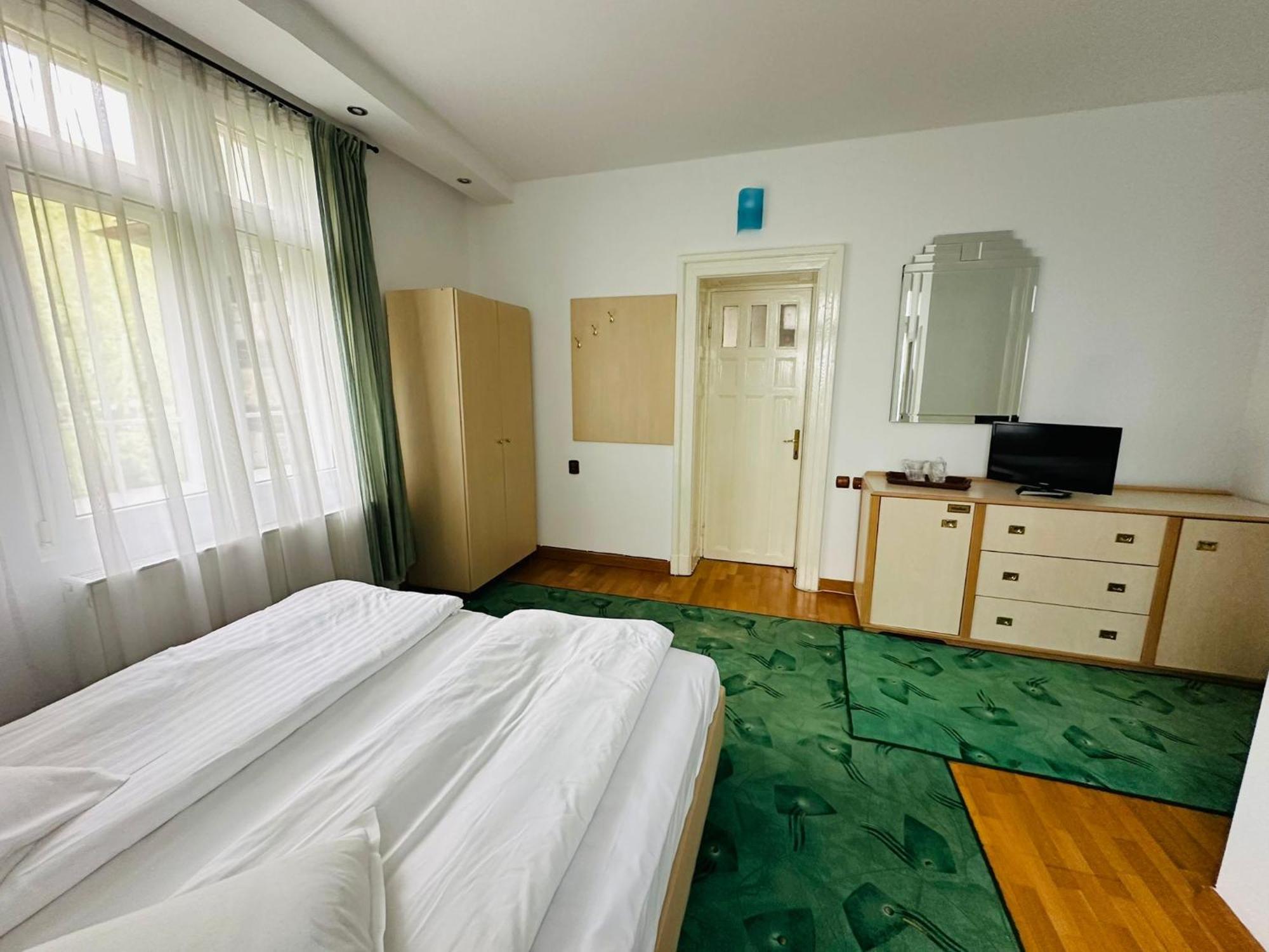 Rapsodia Sinaia Bed & Breakfast Ngoại thất bức ảnh