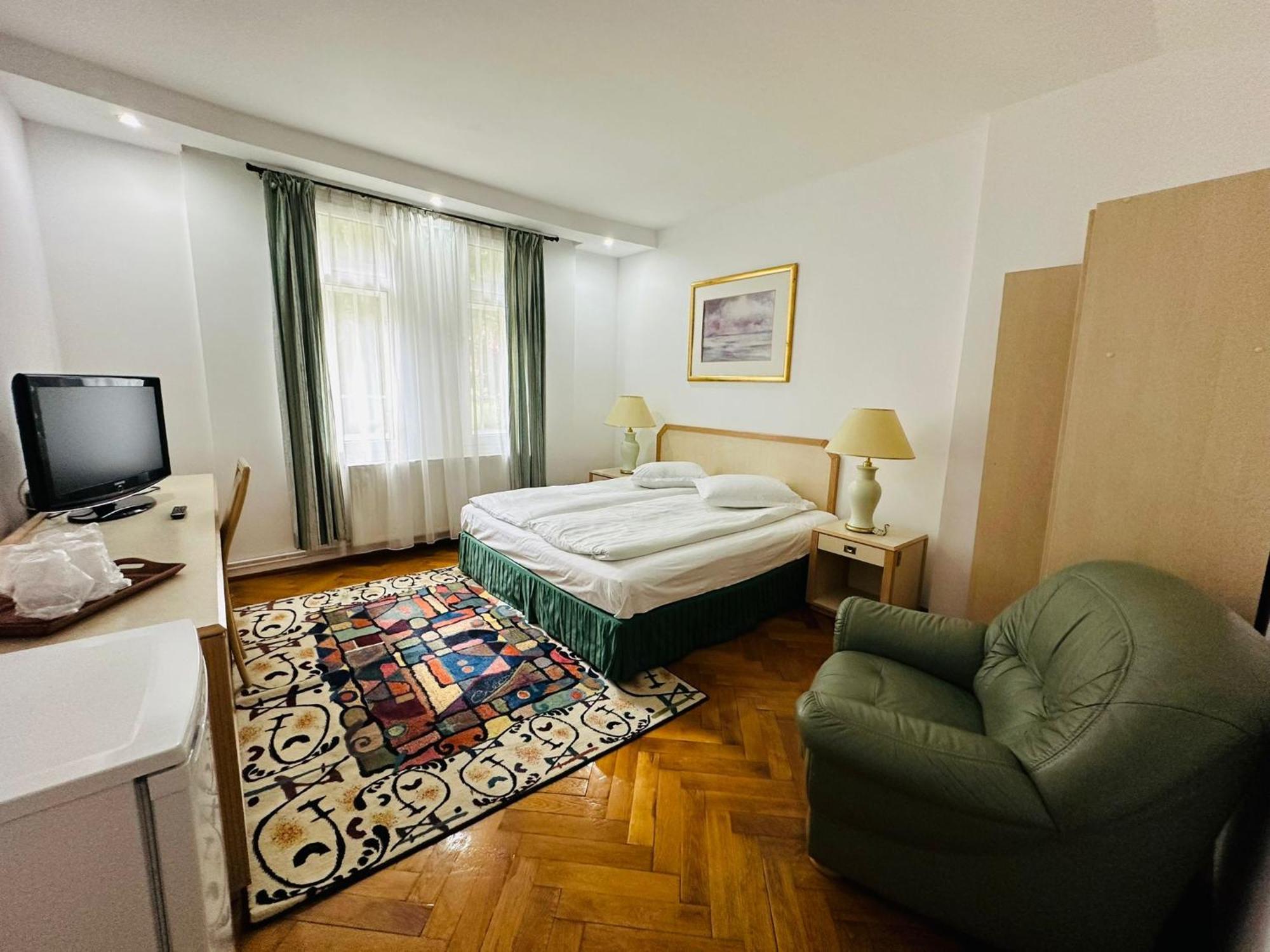 Rapsodia Sinaia Bed & Breakfast Ngoại thất bức ảnh