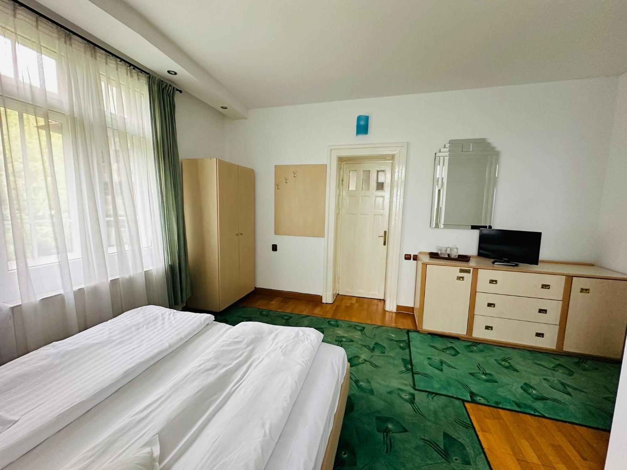 Rapsodia Sinaia Bed & Breakfast Ngoại thất bức ảnh