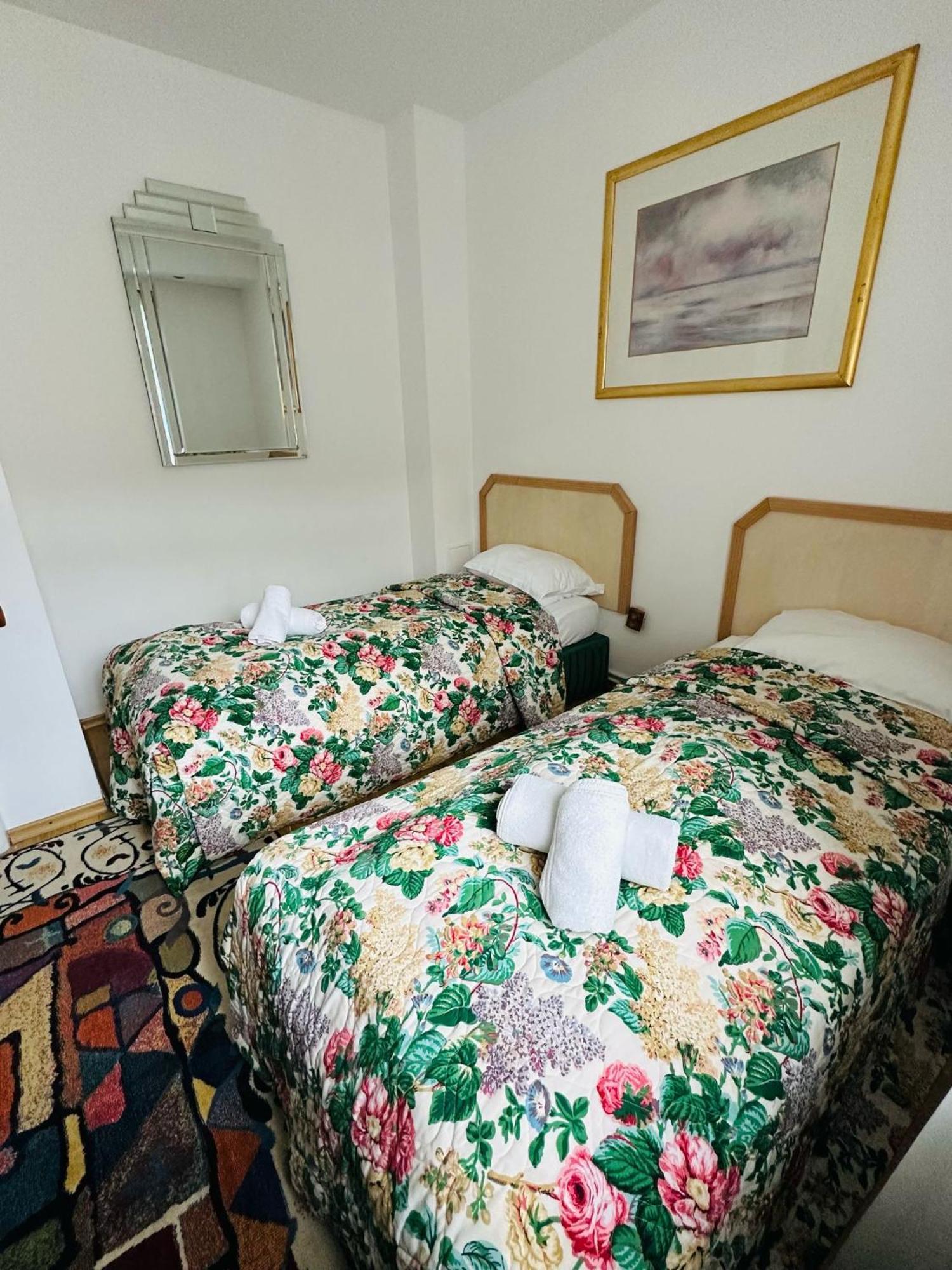 Rapsodia Sinaia Bed & Breakfast Ngoại thất bức ảnh