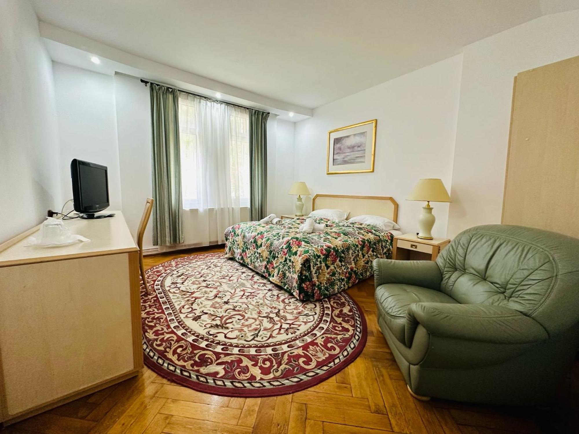 Rapsodia Sinaia Bed & Breakfast Ngoại thất bức ảnh