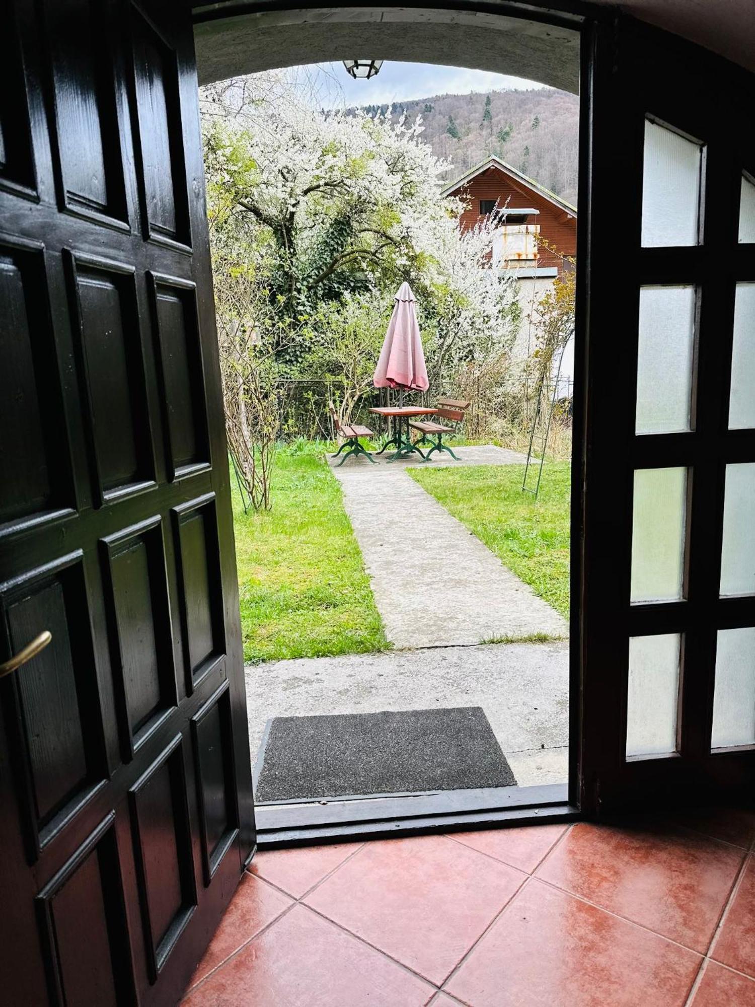 Rapsodia Sinaia Bed & Breakfast Ngoại thất bức ảnh